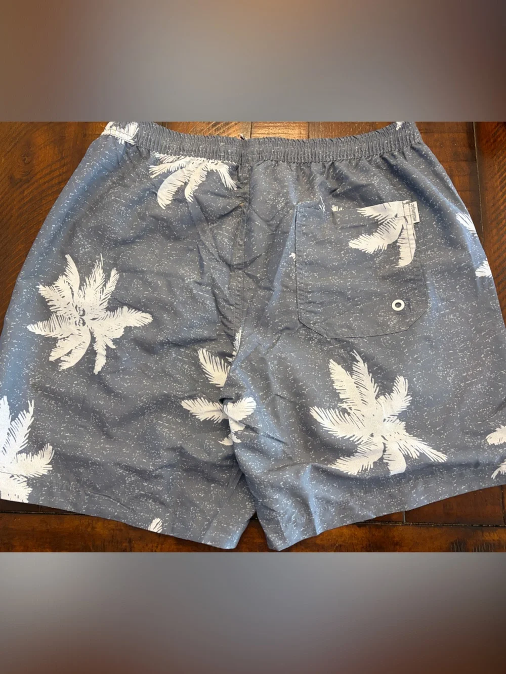 Maamgic men’s board shorts NWT
